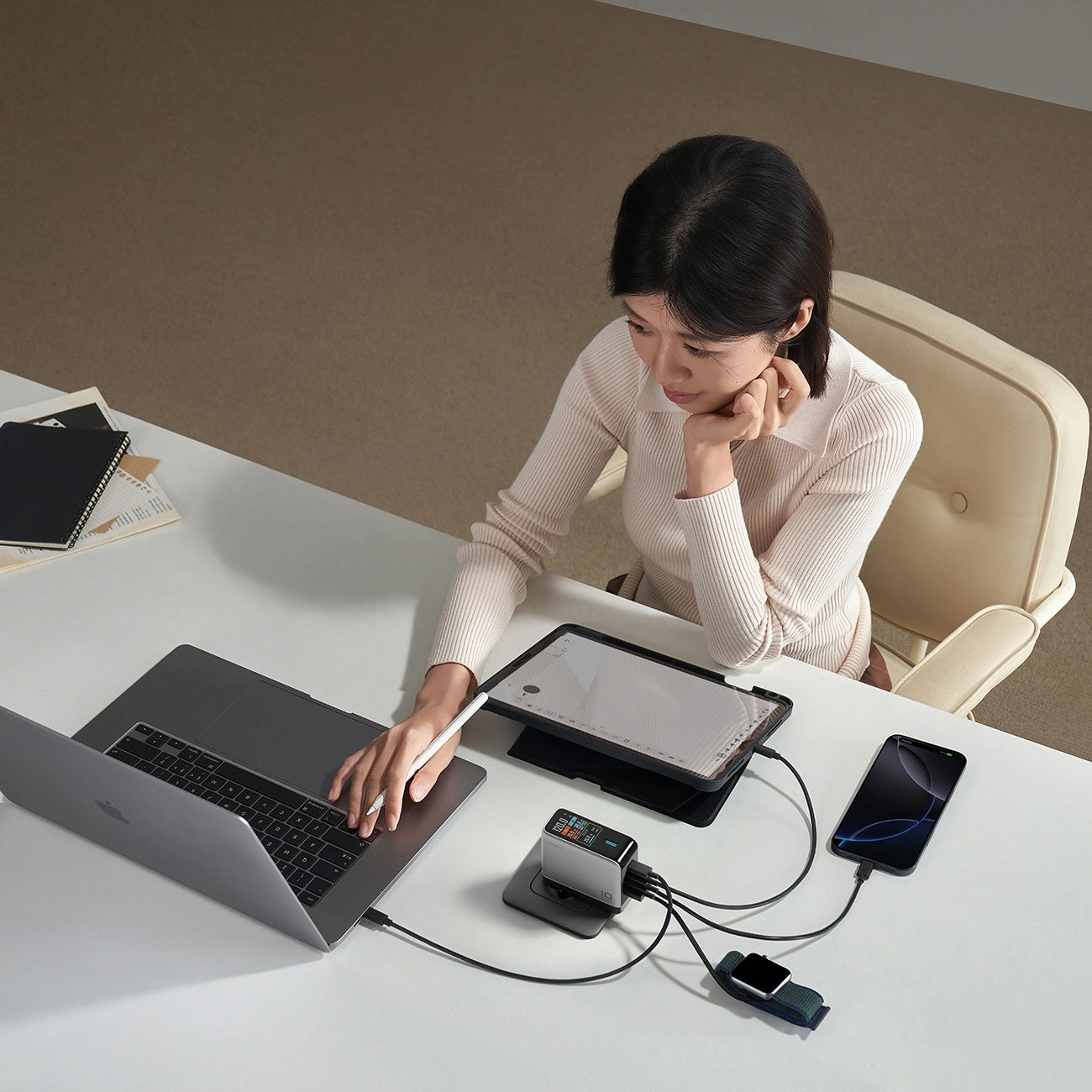 Incarcator Retea Cu Cablu USB-C Cuktech AD1204U Display, 120W, 6A, 1 x USB-A - 2 x USB-C, Argintiu