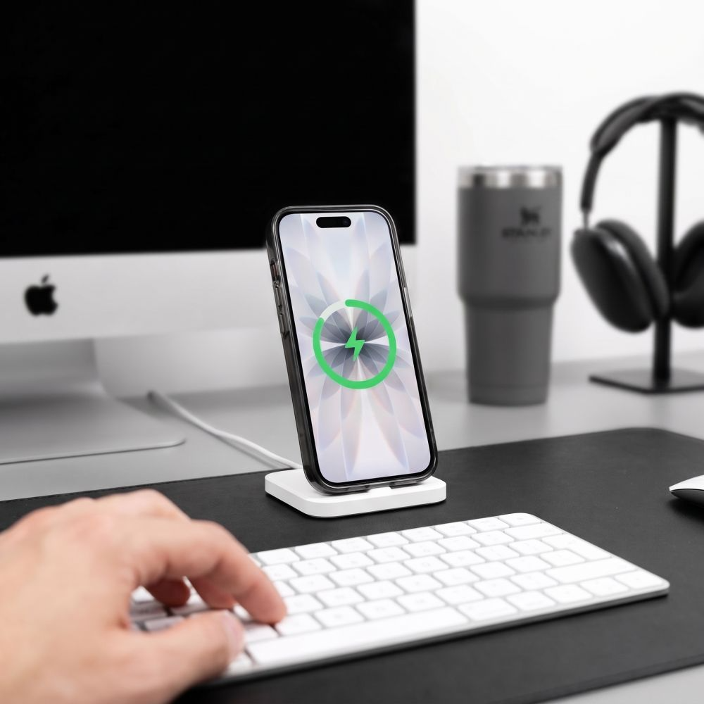 Husa MagSafe pentru Apple iPhone 17, Tech-Protect, MagZero, Neagra Mata