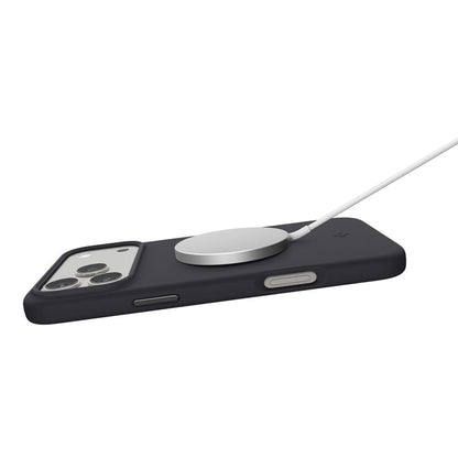 Husa MagSafe pentru Apple iPhone 17 Pro, Spigen, Silicone Fit, Neagra