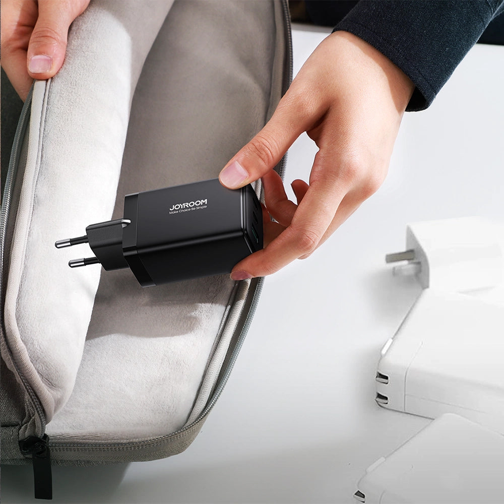 Incarcator Retea Cu Cablu USB-C Joyroom TCG01, 65W, 3.25A, 1 x USB-A - 2 x USB-C, Negru